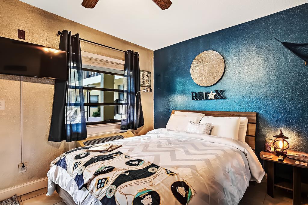 Royal Orleans Resort Unit 113 Redington Beach Exterior photo